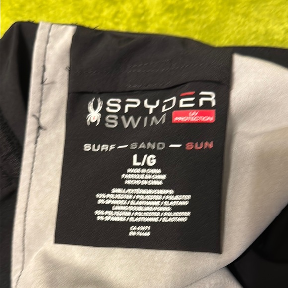 Spyder Men's Black Swim Shorts Size Large Unlined with Pockets - Picture 2 of 5